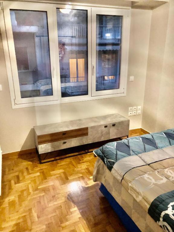 Economy Shared Apartment C In Central Atena Exterior foto